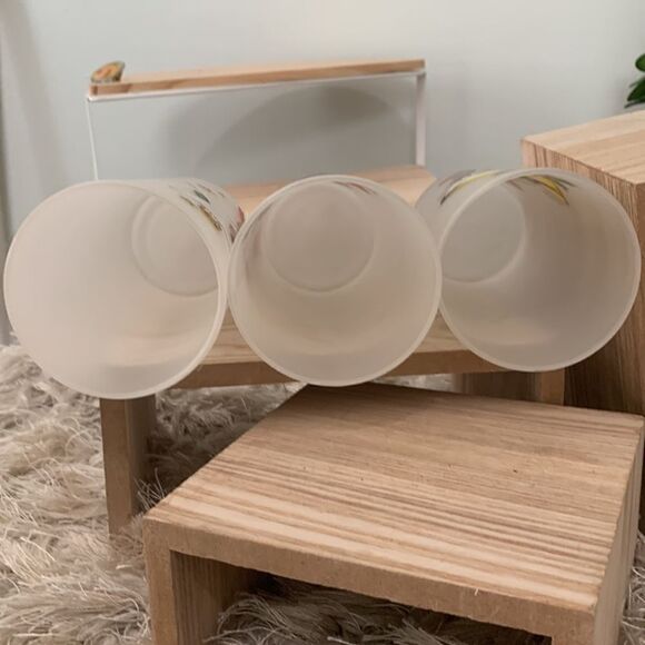 Vintage Set of 3 Christmas Angels Frosted
Glass Tumblers Designed by Fran Taylor - Picture 16 of 17